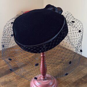 Vintage Women’s Andre Canadian Hat Black Velvet Pillbox Hat w/ Popcorn Veil